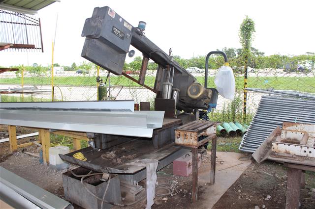 HEM Cyclone 18" x 24" Scissor-Type Horizontal Band Saw, Machine ID: 6963